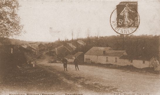 Les premières maisons du village